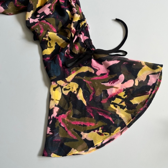 Guess Quinn Floral Ruffle Top - Picture 4 of 8